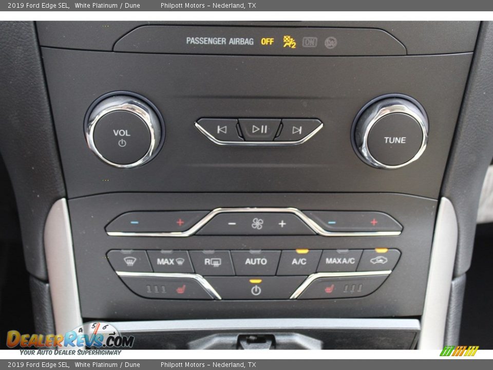2019 Ford Edge SEL White Platinum / Dune Photo #20