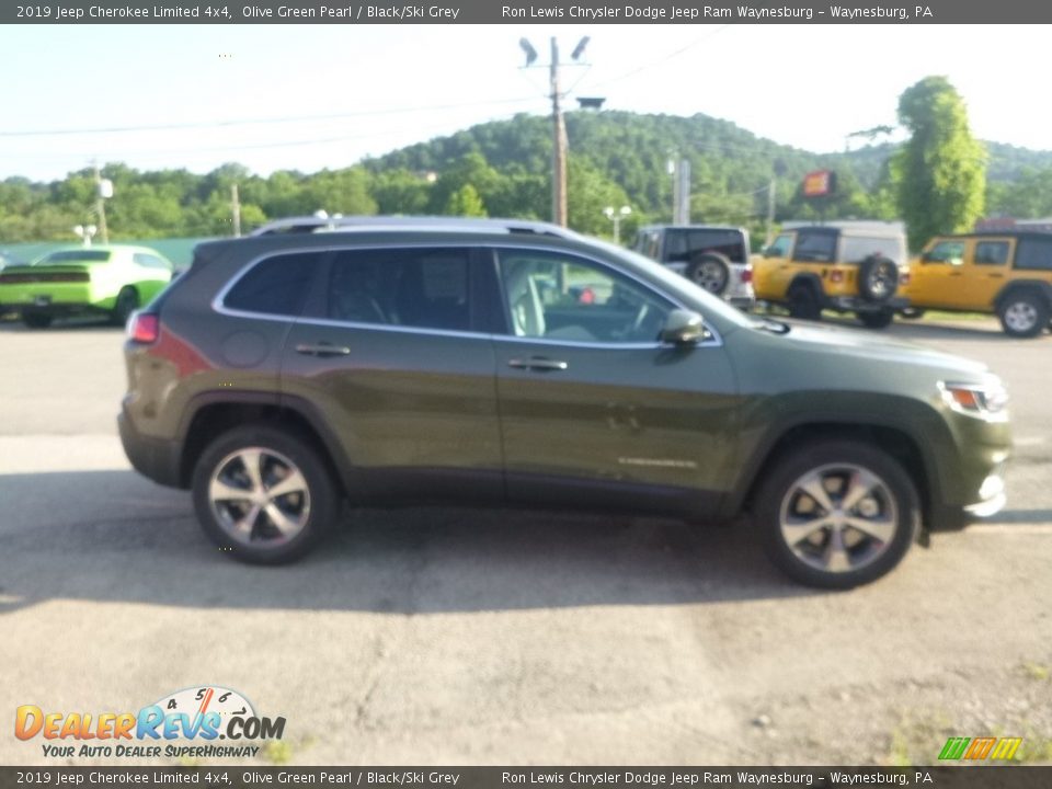 2019 Jeep Cherokee Limited 4x4 Olive Green Pearl / Black/Ski Grey Photo #7