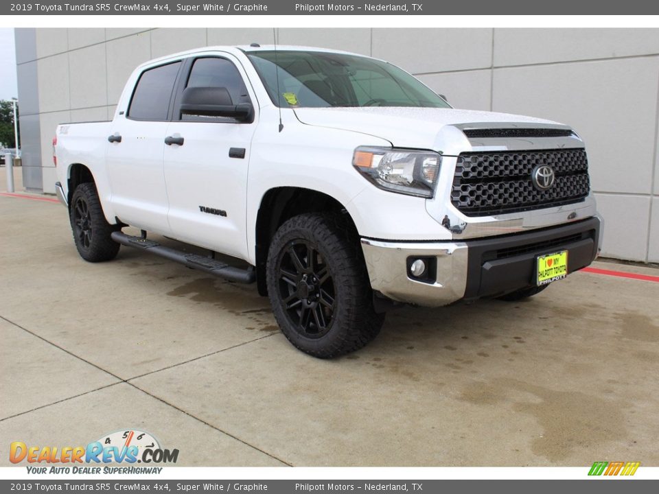 2019 Toyota Tundra SR5 CrewMax 4x4 Super White / Graphite Photo #2