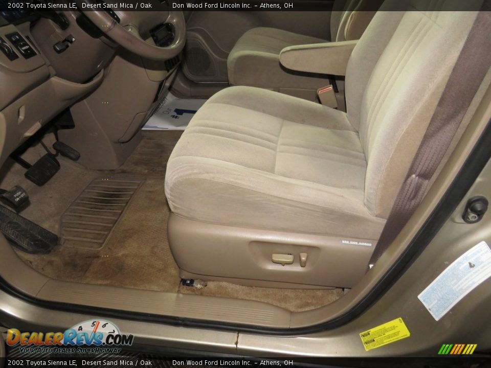 2002 Toyota Sienna LE Desert Sand Mica / Oak Photo #15
