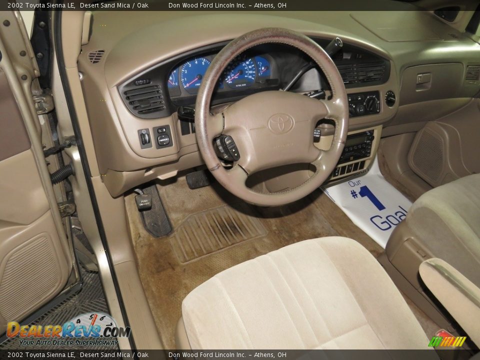 2002 Toyota Sienna LE Desert Sand Mica / Oak Photo #16