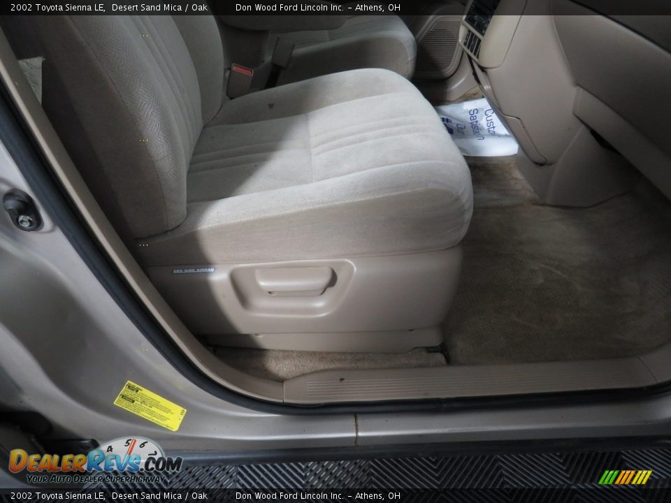 2002 Toyota Sienna LE Desert Sand Mica / Oak Photo #21
