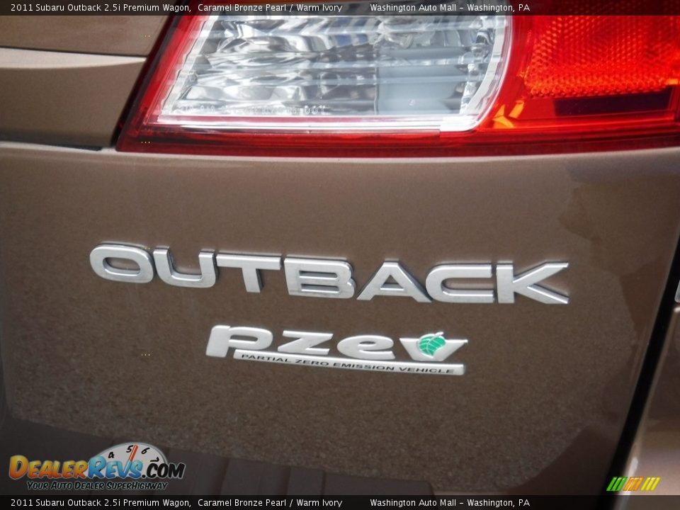 2011 Subaru Outback 2.5i Premium Wagon Caramel Bronze Pearl / Warm Ivory Photo #10