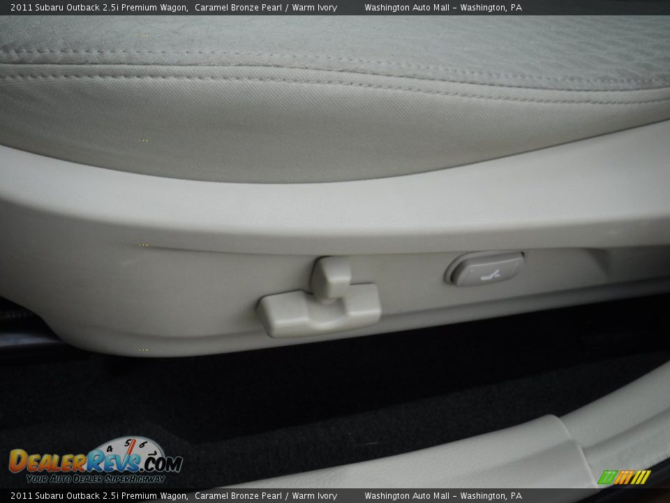 2011 Subaru Outback 2.5i Premium Wagon Caramel Bronze Pearl / Warm Ivory Photo #14