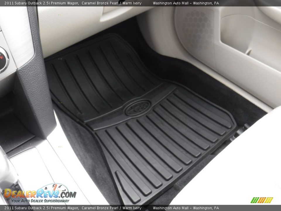 2011 Subaru Outback 2.5i Premium Wagon Caramel Bronze Pearl / Warm Ivory Photo #20
