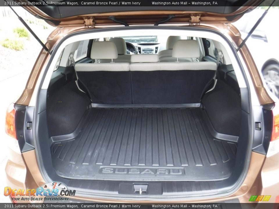 2011 Subaru Outback 2.5i Premium Wagon Caramel Bronze Pearl / Warm Ivory Photo #24