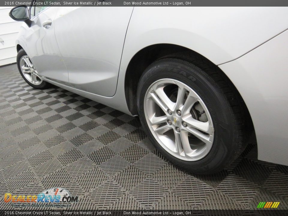 2016 Chevrolet Cruze LT Sedan Silver Ice Metallic / Jet Black Photo #10