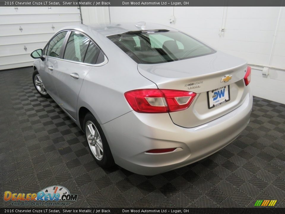 2016 Chevrolet Cruze LT Sedan Silver Ice Metallic / Jet Black Photo #11