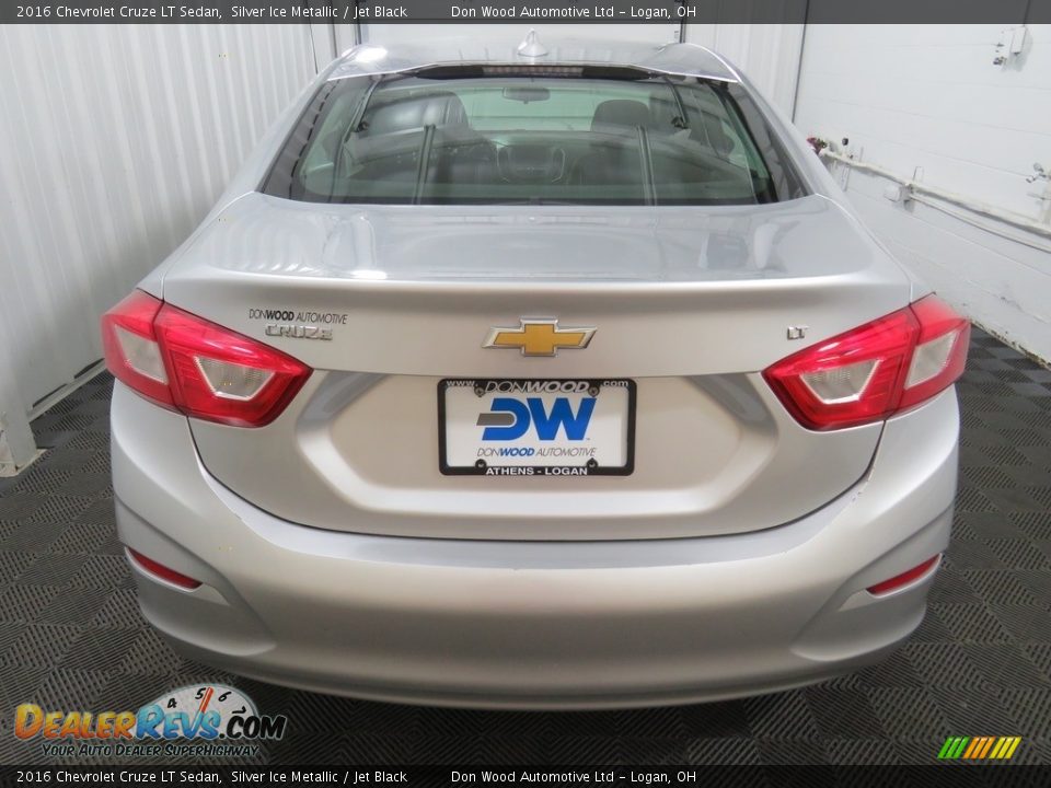 2016 Chevrolet Cruze LT Sedan Silver Ice Metallic / Jet Black Photo #12