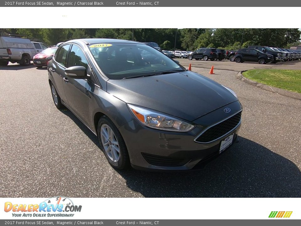 2017 Ford Focus SE Sedan Magnetic / Charcoal Black Photo #1