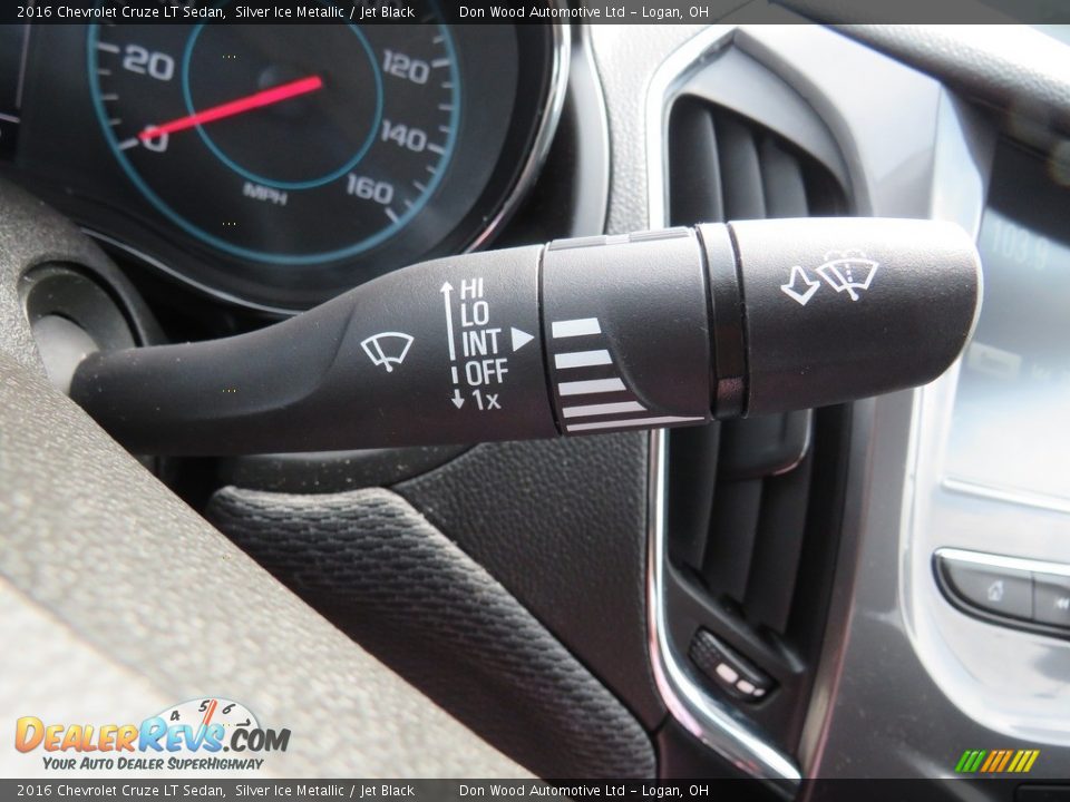 2016 Chevrolet Cruze LT Sedan Silver Ice Metallic / Jet Black Photo #24