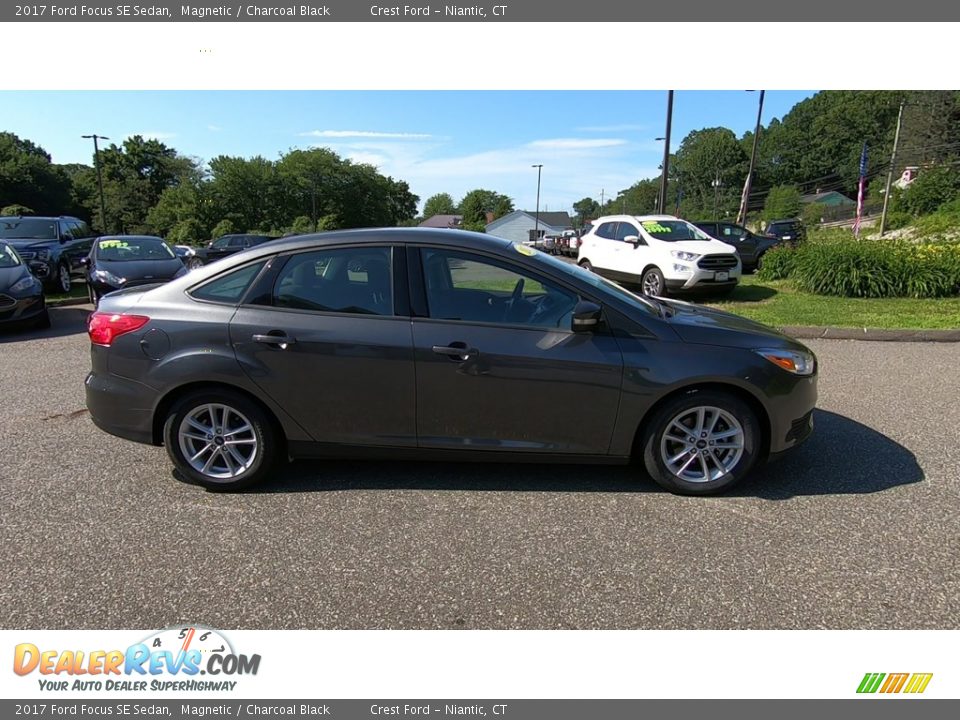 2017 Ford Focus SE Sedan Magnetic / Charcoal Black Photo #8