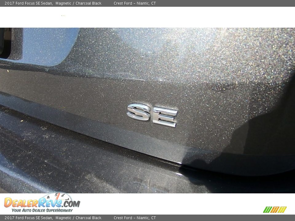 2017 Ford Focus SE Sedan Magnetic / Charcoal Black Photo #9
