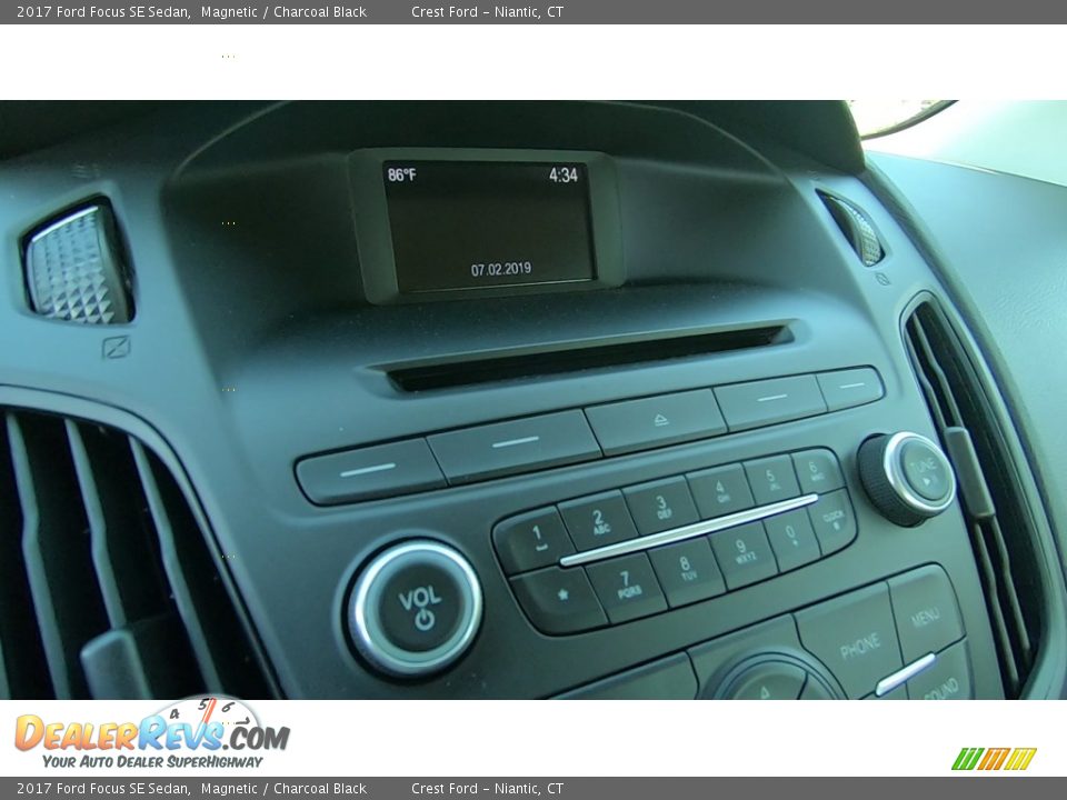 2017 Ford Focus SE Sedan Magnetic / Charcoal Black Photo #15
