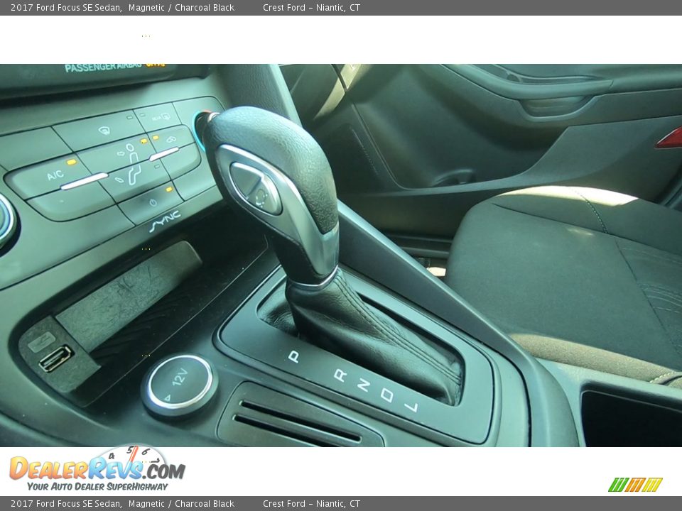 2017 Ford Focus SE Sedan Magnetic / Charcoal Black Photo #17