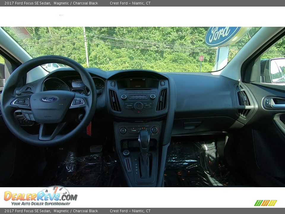 2017 Ford Focus SE Sedan Magnetic / Charcoal Black Photo #19