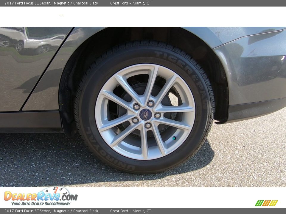 2017 Ford Focus SE Sedan Magnetic / Charcoal Black Photo #20