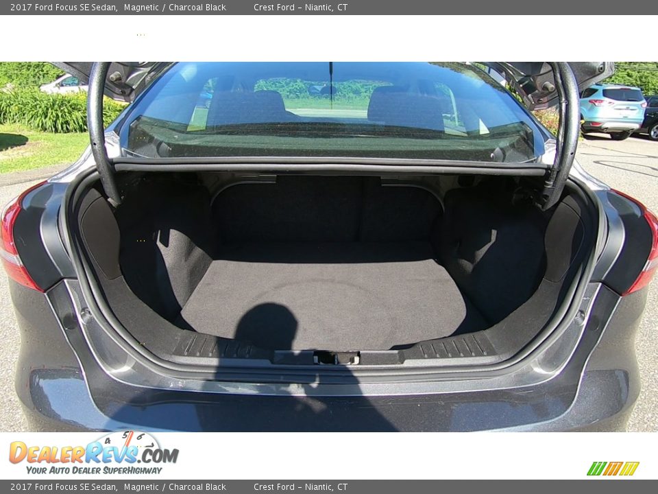 2017 Ford Focus SE Sedan Magnetic / Charcoal Black Photo #21