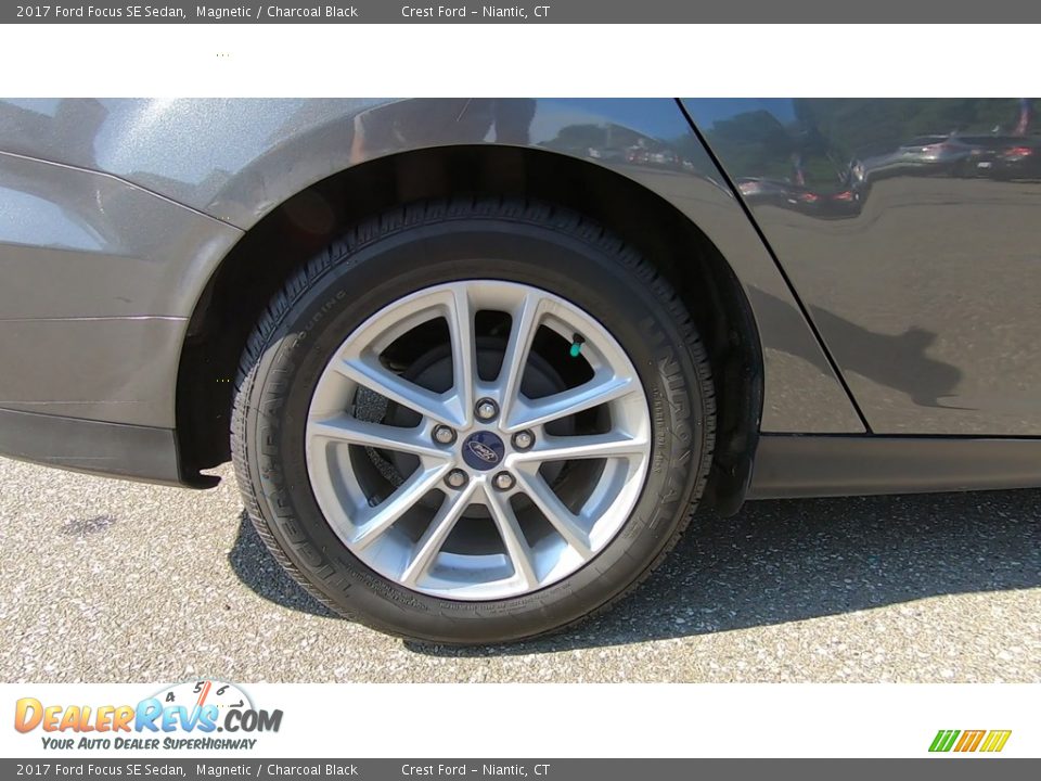 2017 Ford Focus SE Sedan Magnetic / Charcoal Black Photo #22