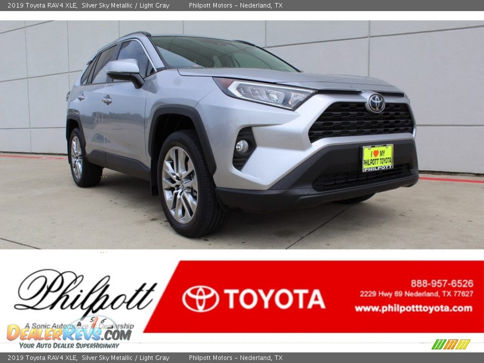 2019 Toyota RAV4 XLE Silver Sky Metallic / Light Gray Photo #1