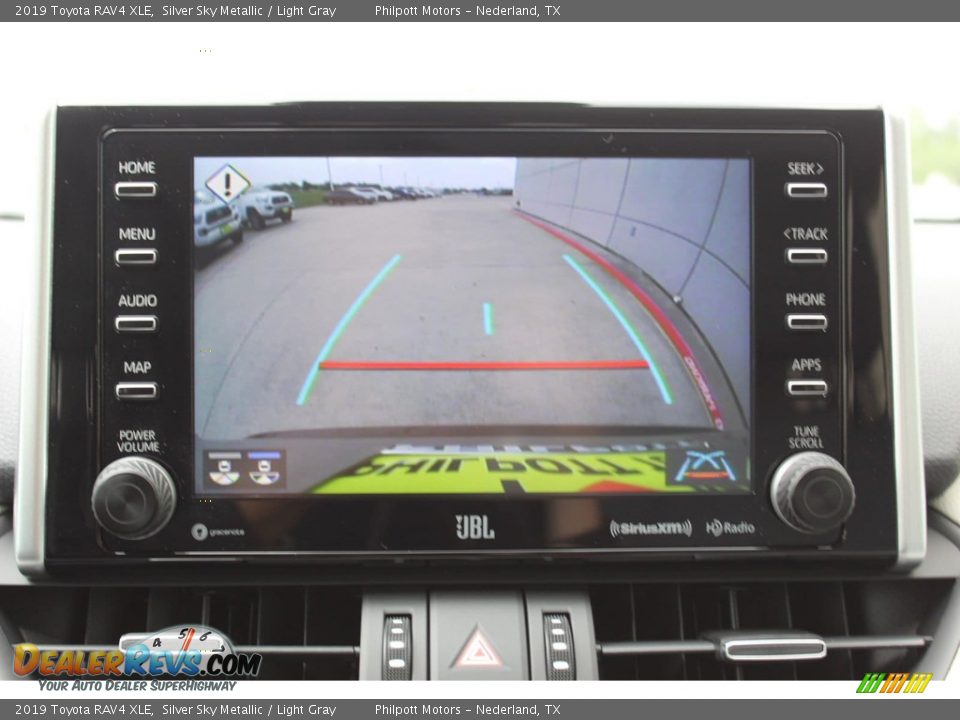 2019 Toyota RAV4 XLE Silver Sky Metallic / Light Gray Photo #18