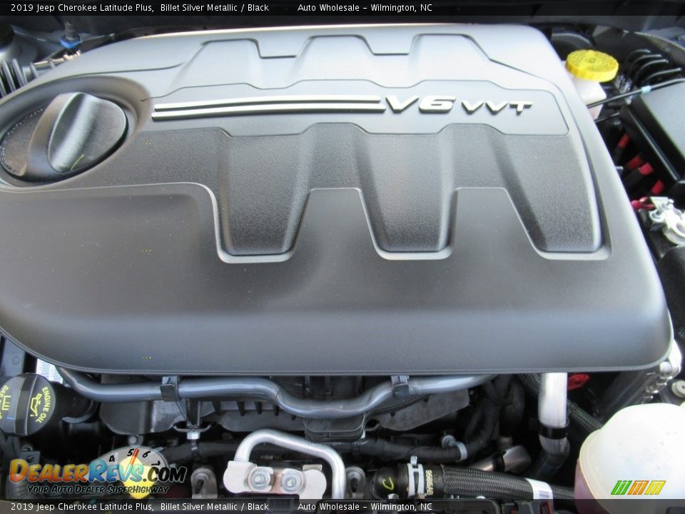 2019 Jeep Cherokee Latitude Plus Billet Silver Metallic / Black Photo #6