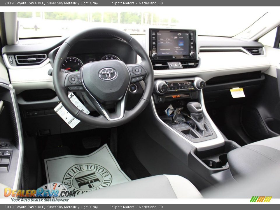 2019 Toyota RAV4 XLE Silver Sky Metallic / Light Gray Photo #21