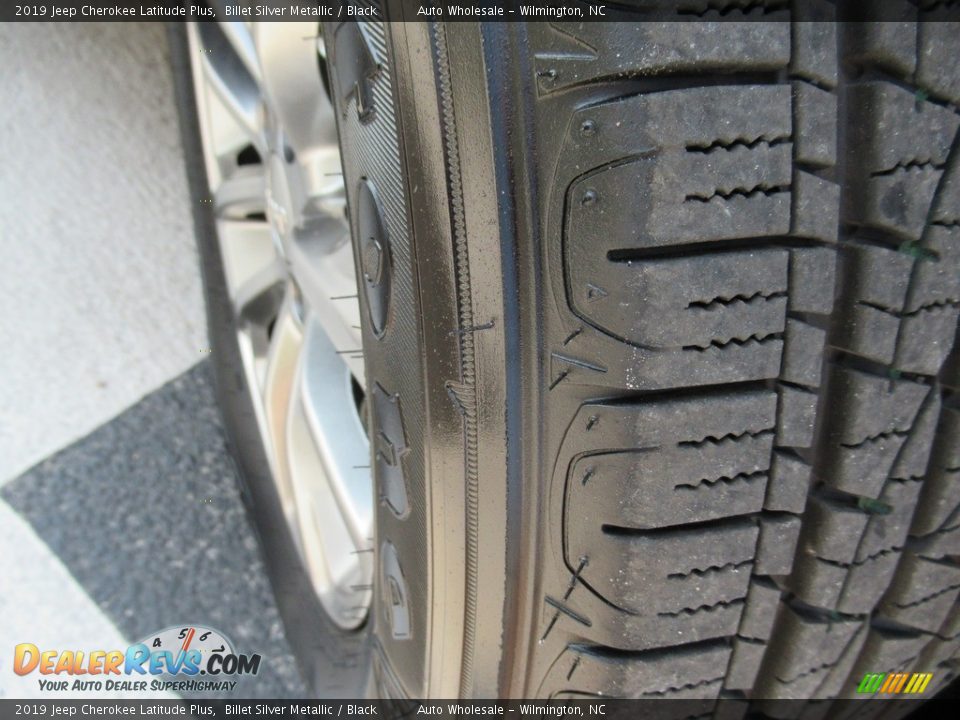 2019 Jeep Cherokee Latitude Plus Billet Silver Metallic / Black Photo #8