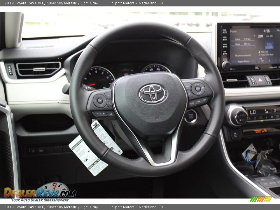 2019 Toyota RAV4 XLE Silver Sky Metallic / Light Gray Photo #22