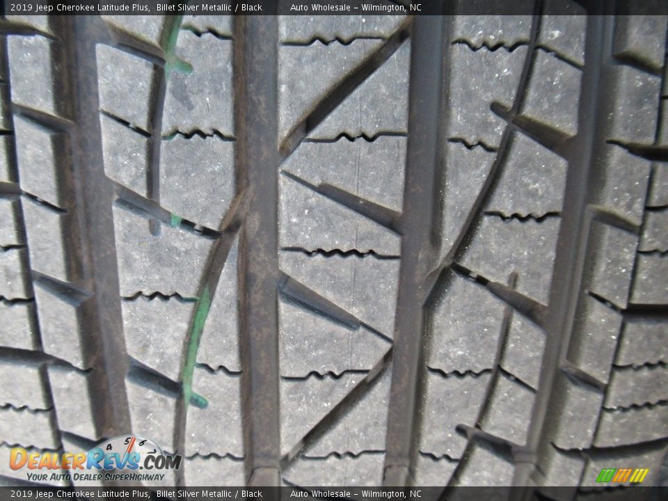 2019 Jeep Cherokee Latitude Plus Billet Silver Metallic / Black Photo #9