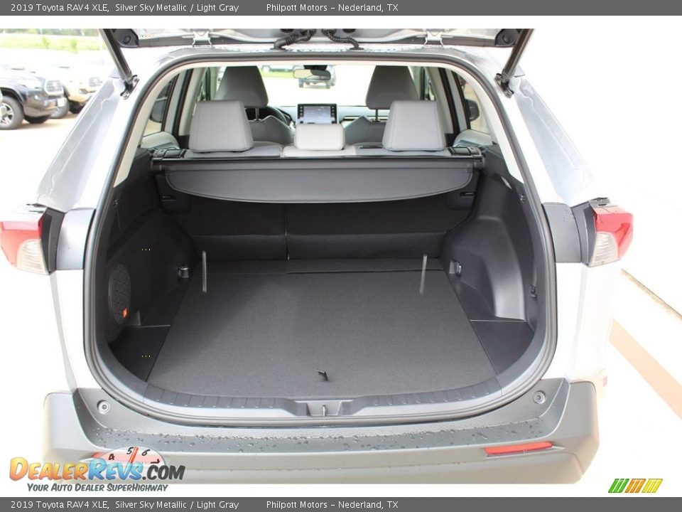 2019 Toyota RAV4 XLE Silver Sky Metallic / Light Gray Photo #23