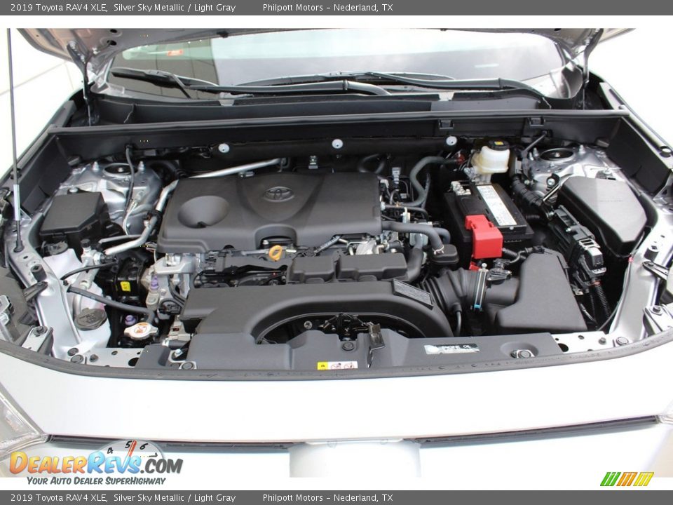 2019 Toyota RAV4 XLE Silver Sky Metallic / Light Gray Photo #26