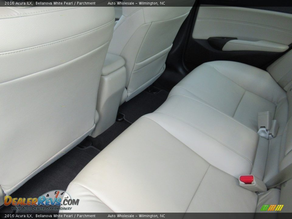 2016 Acura ILX Bellanova White Pearl / Parchment Photo #11