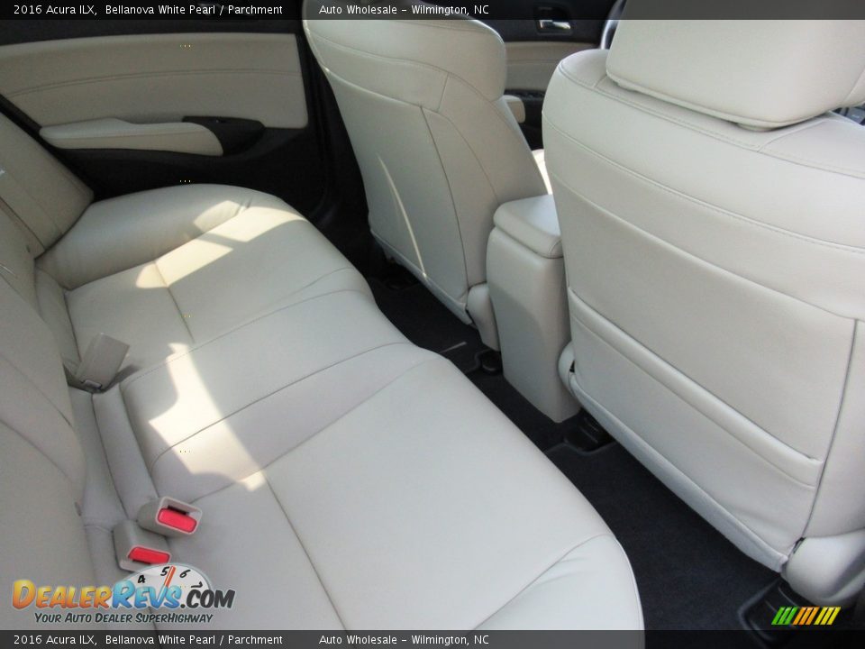 2016 Acura ILX Bellanova White Pearl / Parchment Photo #13