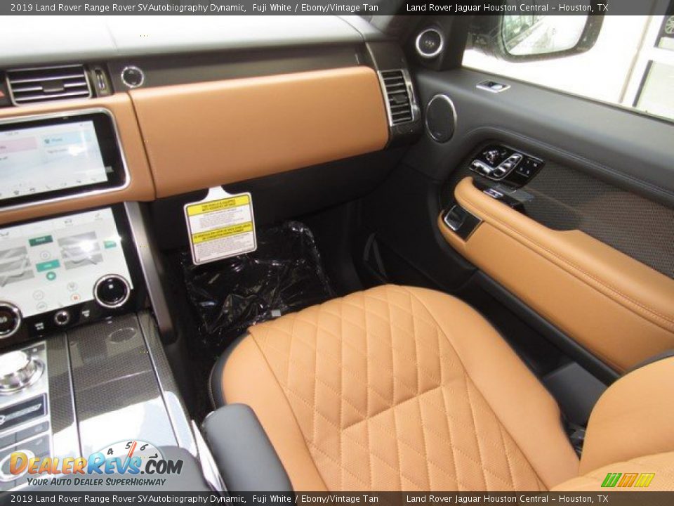 Dashboard of 2019 Land Rover Range Rover SVAutobiography Dynamic Photo #14