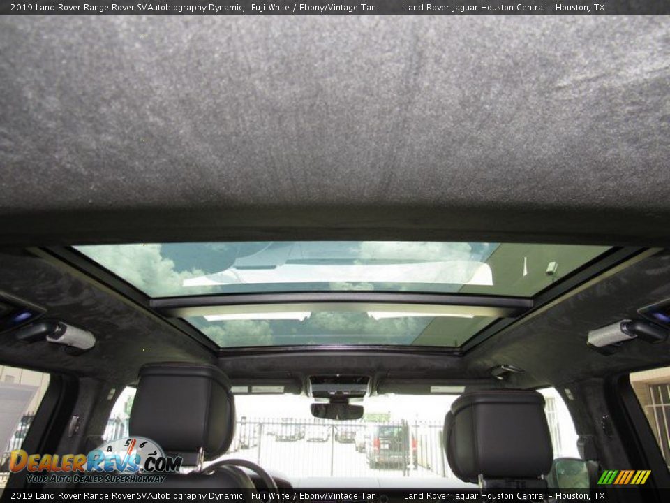 Sunroof of 2019 Land Rover Range Rover SVAutobiography Dynamic Photo #18