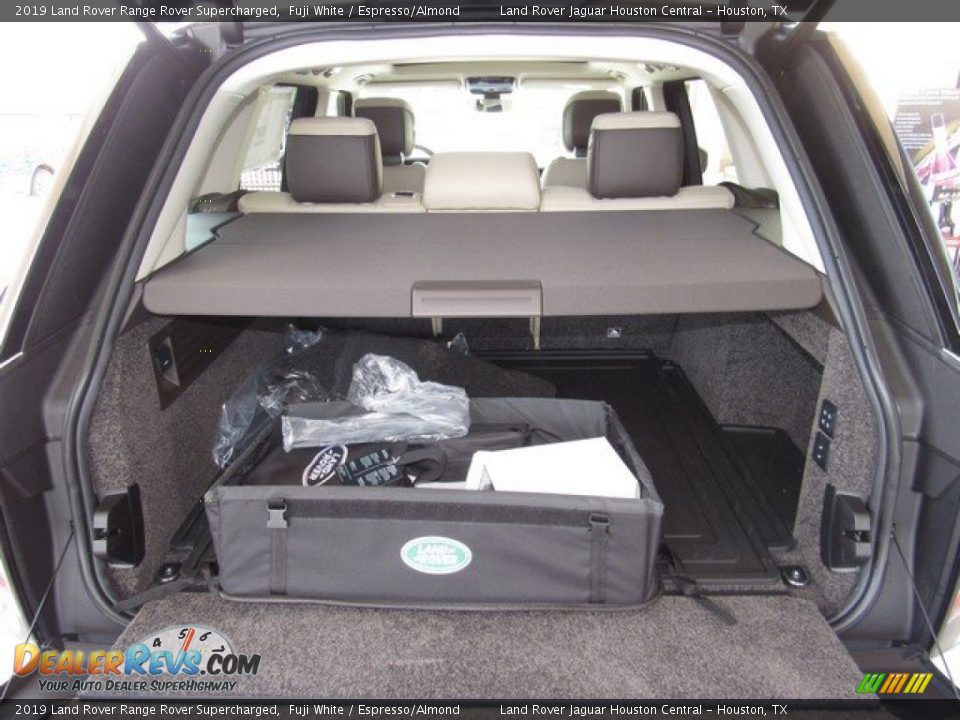2019 Land Rover Range Rover Supercharged Fuji White / Espresso/Almond Photo #17