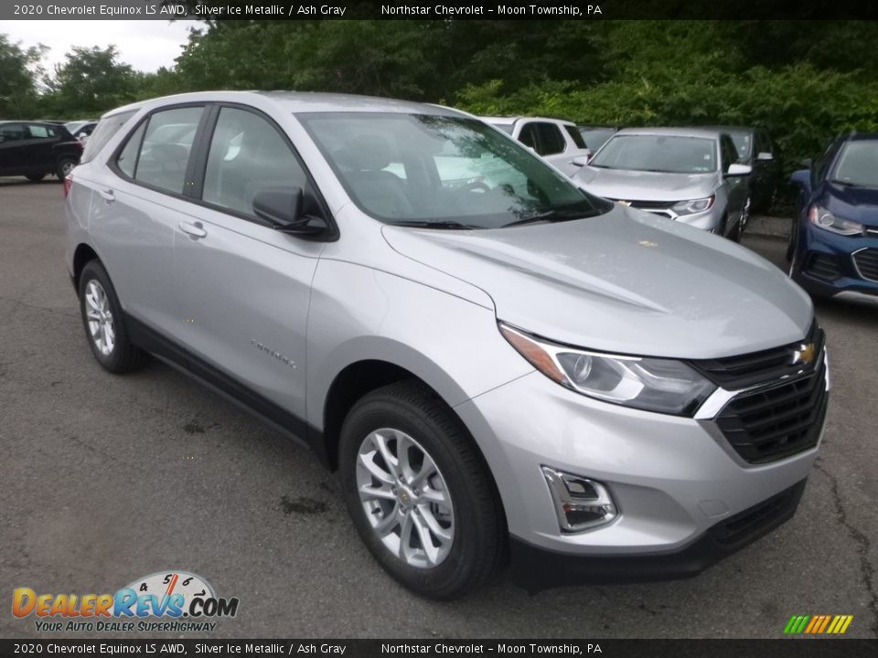 Front 3/4 View of 2020 Chevrolet Equinox LS AWD Photo #7