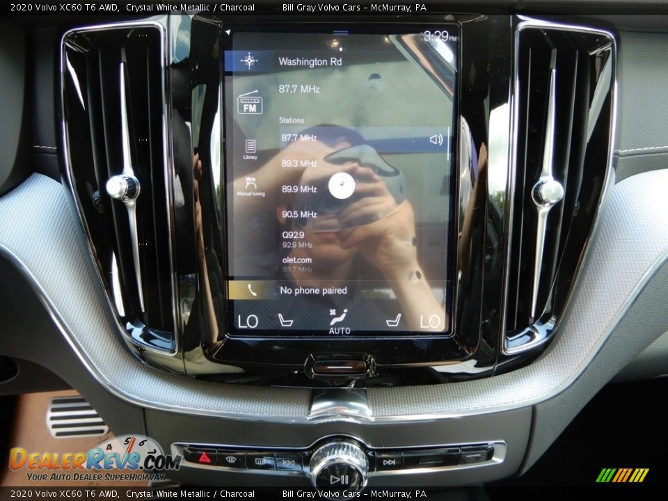 Controls of 2020 Volvo XC60 T6 AWD Photo #15
