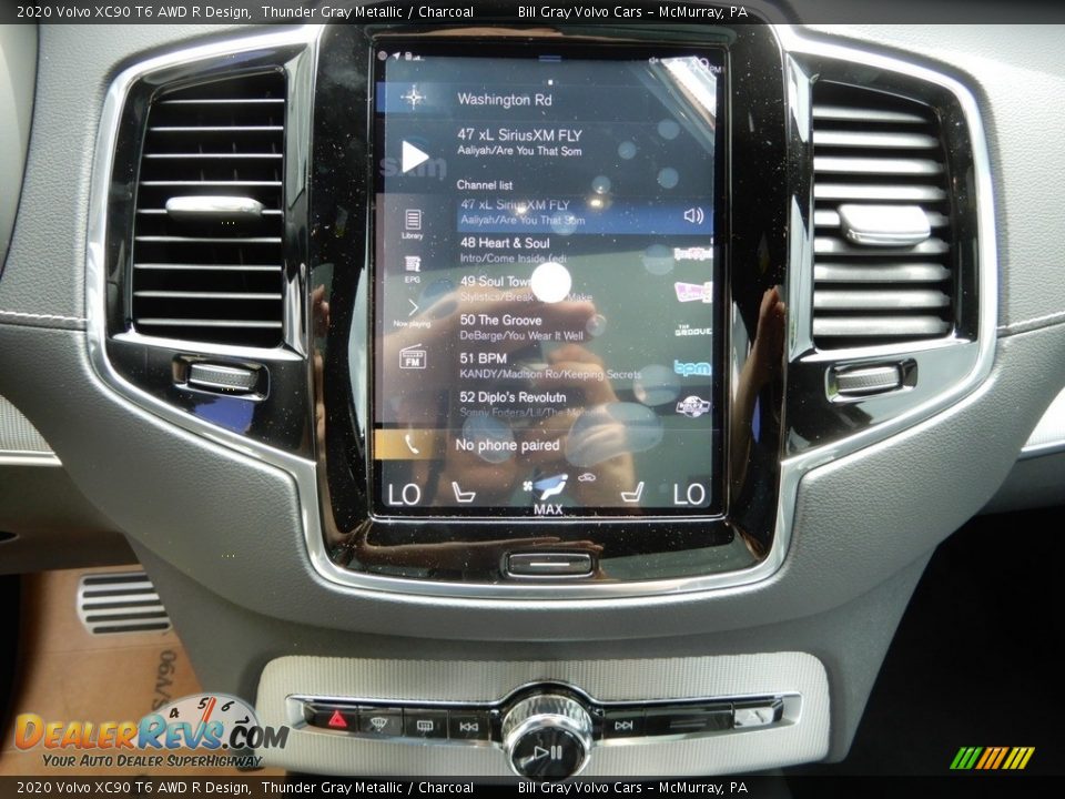 Controls of 2020 Volvo XC90 T6 AWD R Design Photo #15