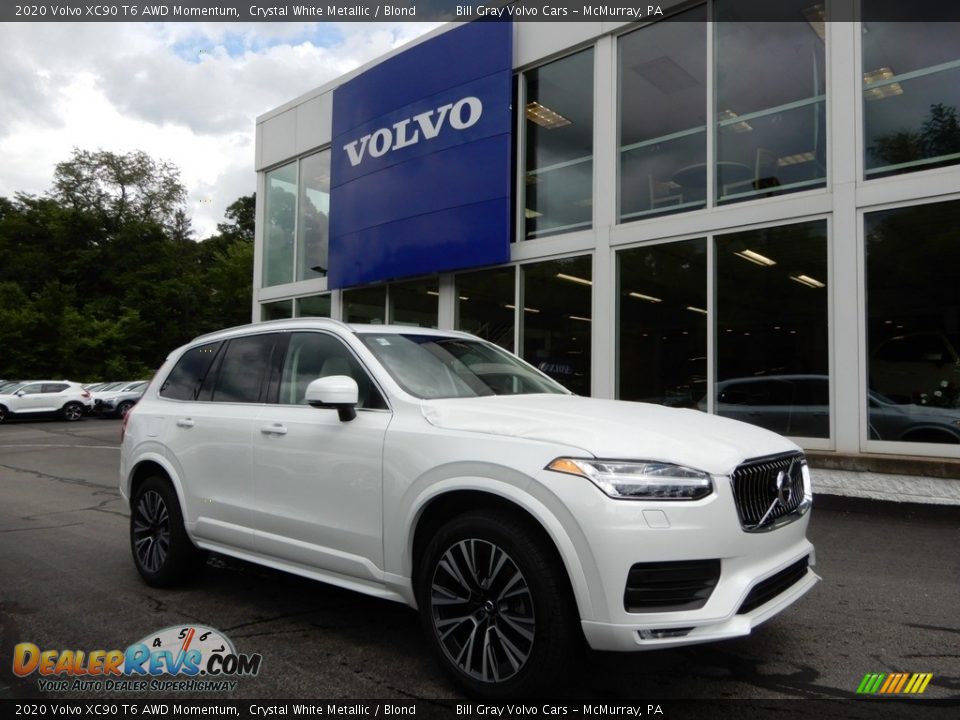 Front 3/4 View of 2020 Volvo XC90 T6 AWD Momentum Photo #1