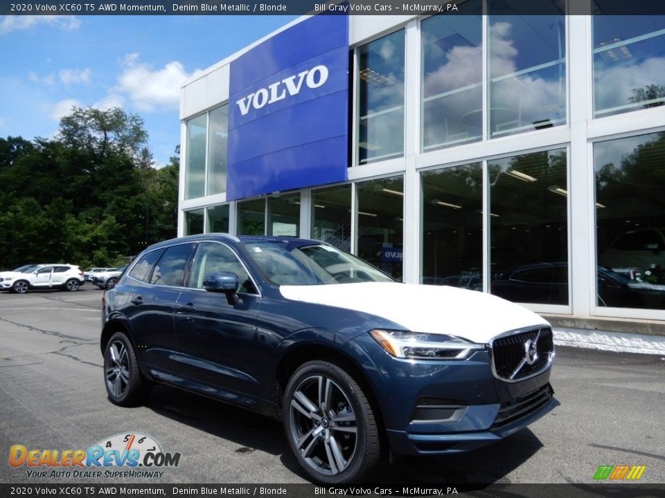 Front 3/4 View of 2020 Volvo XC60 T5 AWD Momentum Photo #1