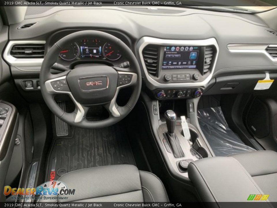 Dashboard of 2019 GMC Acadia SLT Photo #9