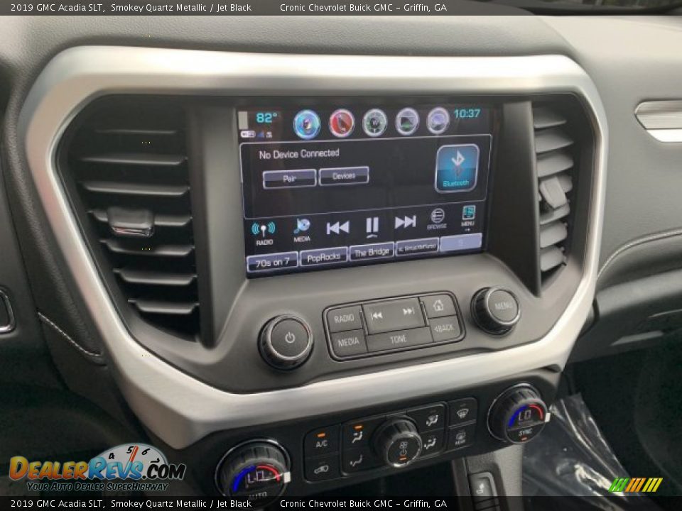 Controls of 2019 GMC Acadia SLT Photo #12