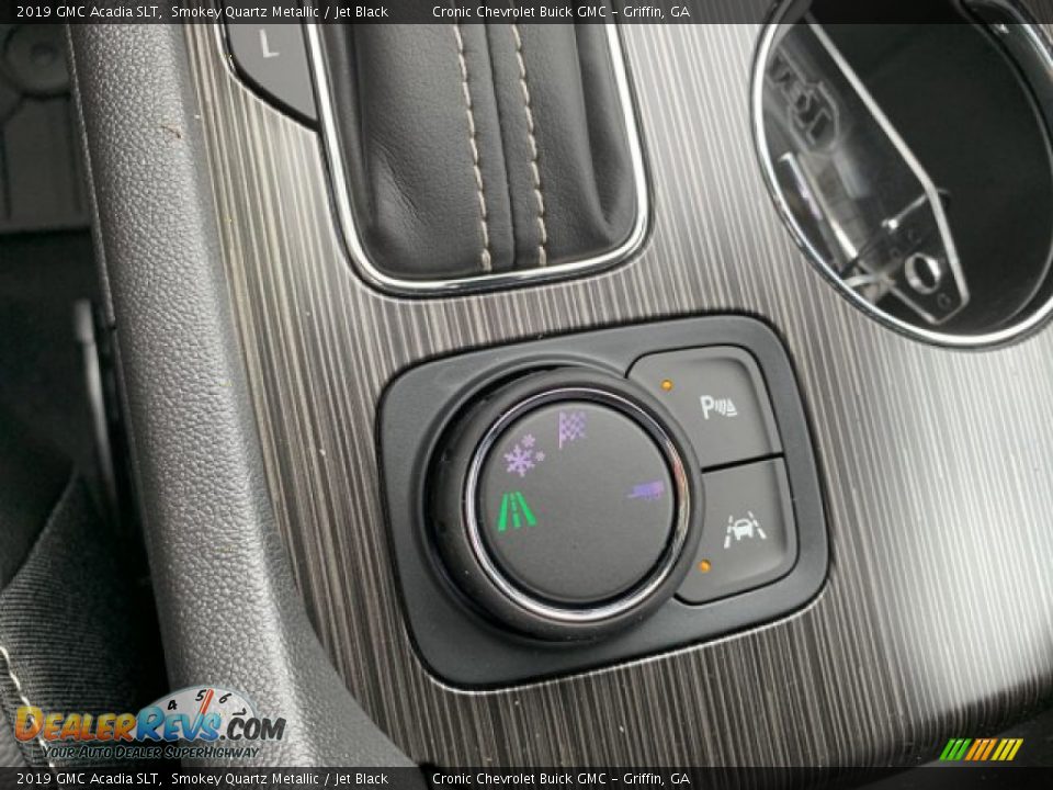 Controls of 2019 GMC Acadia SLT Photo #14
