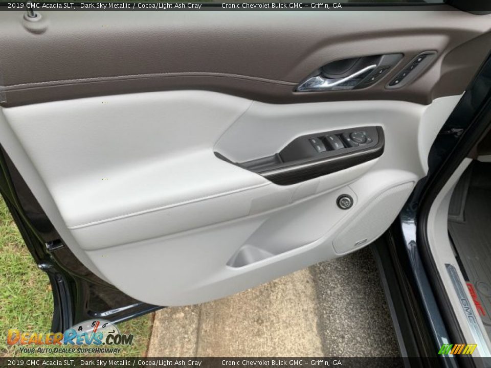 Door Panel of 2019 GMC Acadia SLT Photo #6