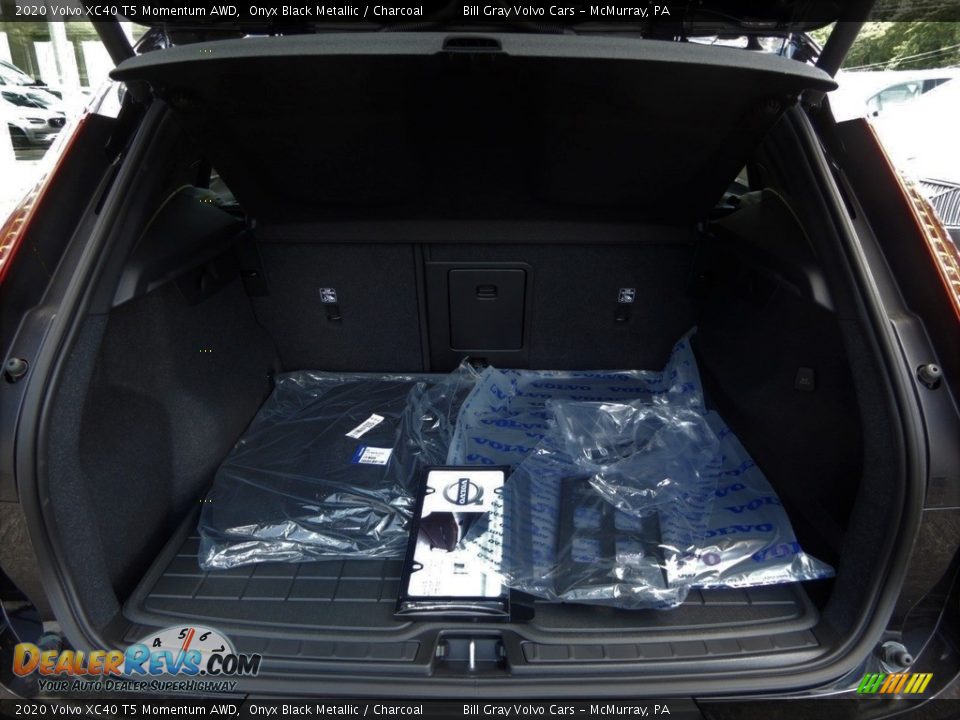 2020 Volvo XC40 T5 Momentum AWD Onyx Black Metallic / Charcoal Photo #3