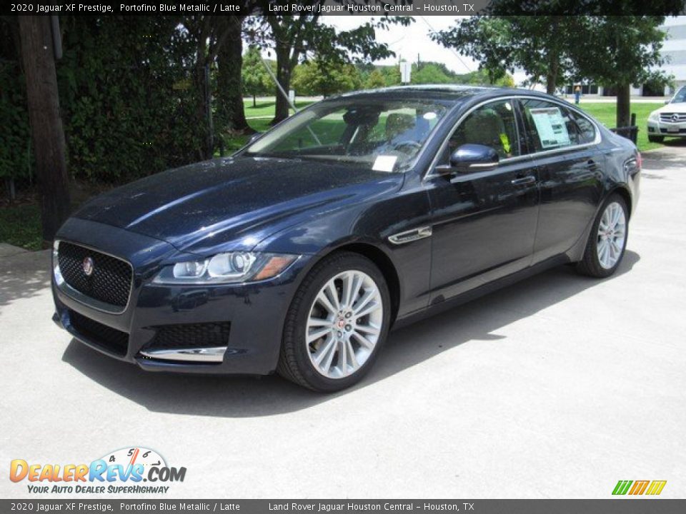Front 3/4 View of 2020 Jaguar XF Prestige Photo #10