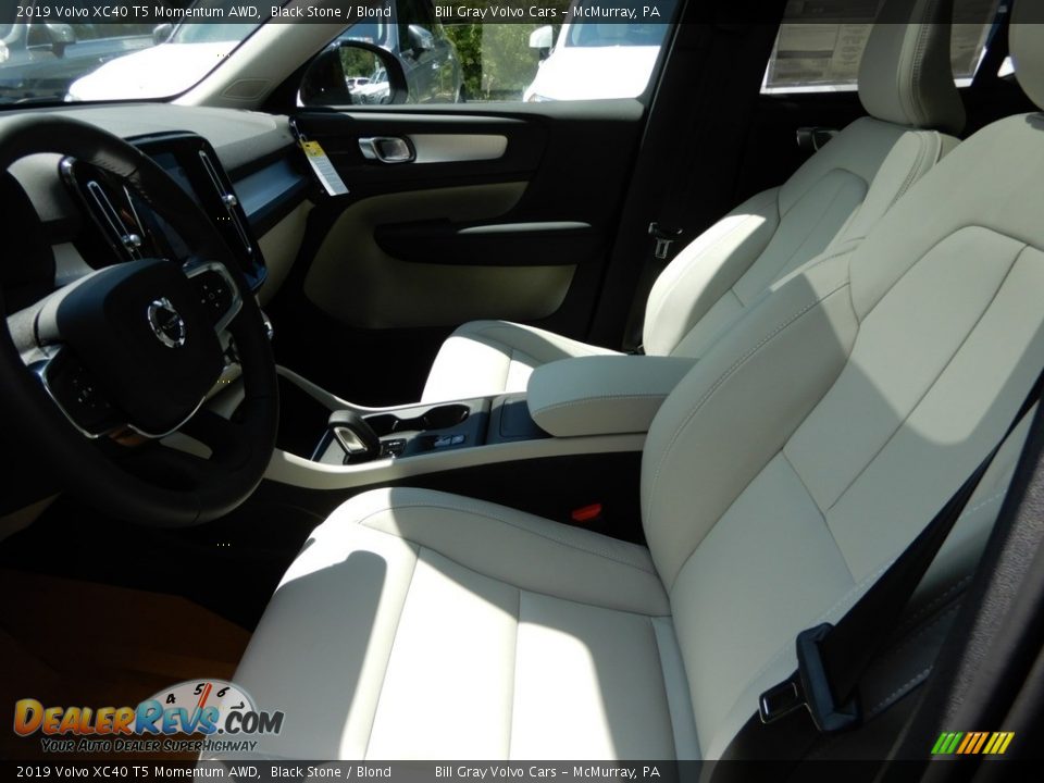 2019 Volvo XC40 T5 Momentum AWD Black Stone / Blond Photo #7