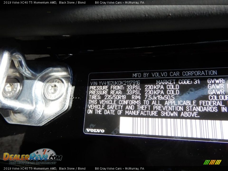 2019 Volvo XC40 T5 Momentum AWD Black Stone / Blond Photo #11
